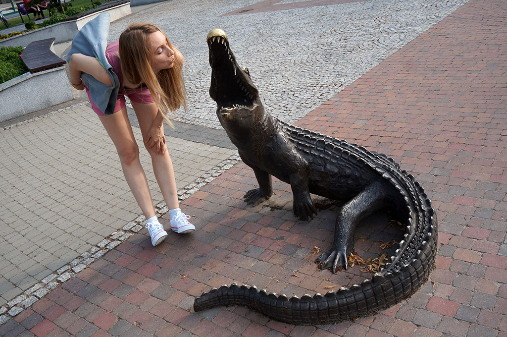 Kolbuszowa Asia z krokodylem